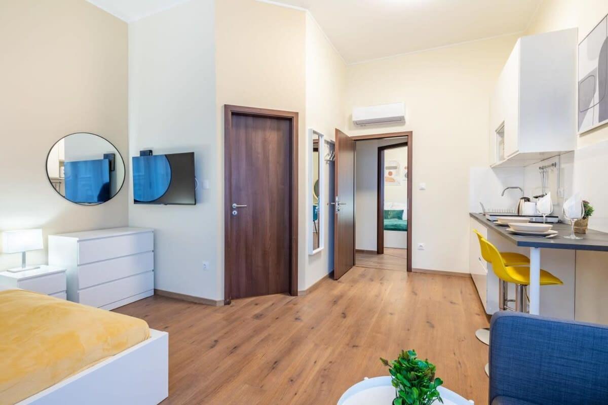 Super Central New Studio Budapest Eksteriør billede