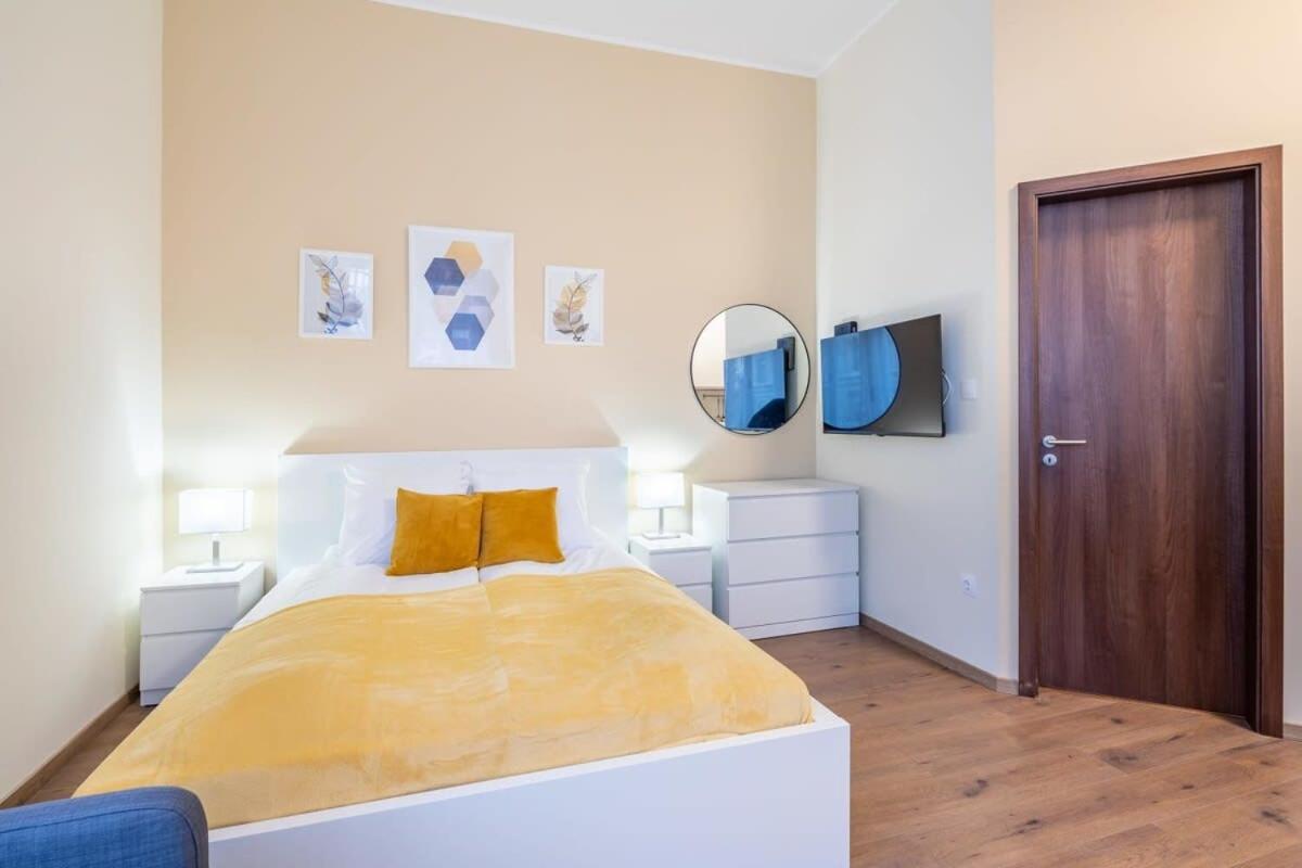 Super Central New Studio Budapest Eksteriør billede